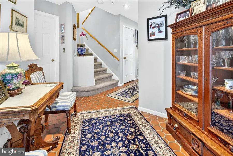 5 Marilyn Ct, Lawrenceville, NJ 08648 - #3