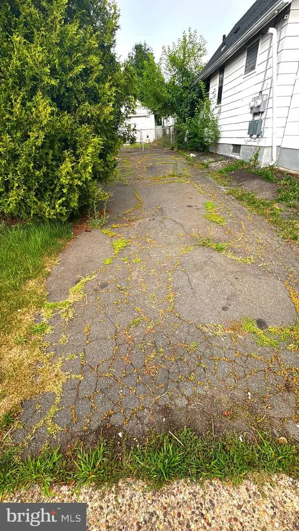 52 Caroline Ave, Hamilton, NJ 08610 - #3