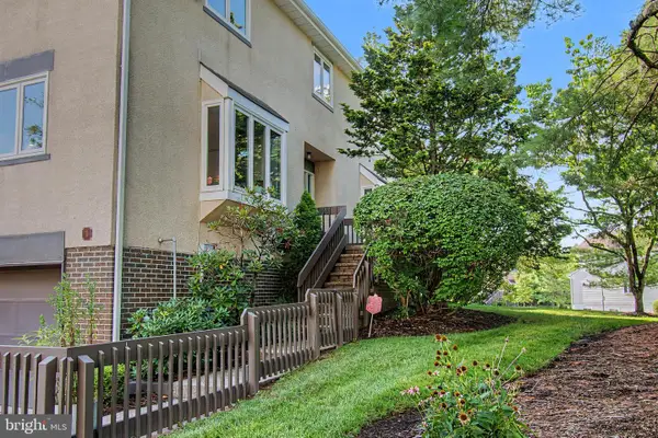 1 Exeter Ct, PRINCETON, NJ 08540