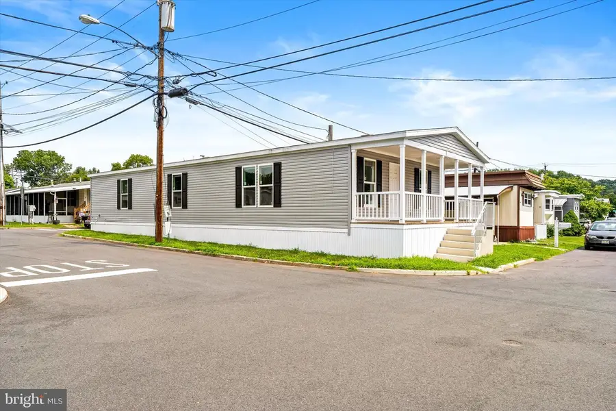 414 Walnut St, Robbinsville, NJ 08691 - #2