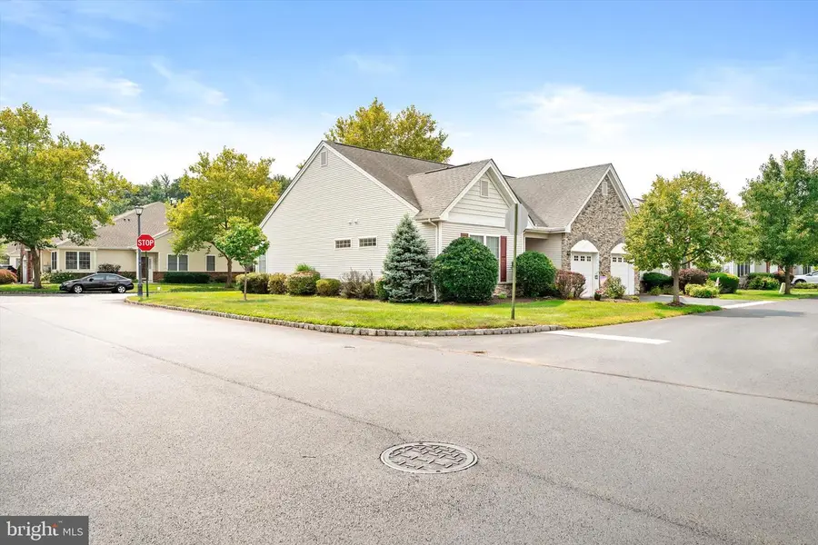 1 Goldfinch Dr, Hamilton, NJ 08690 - #2
