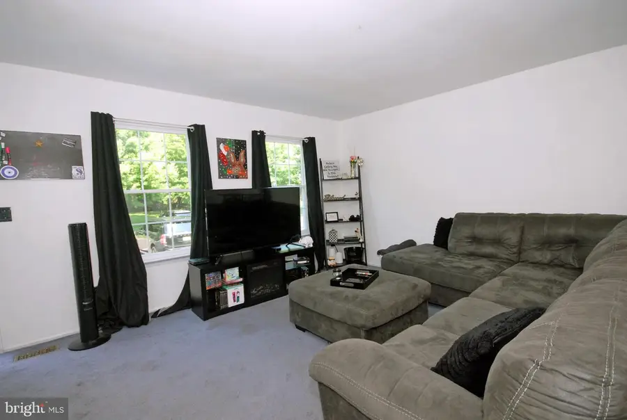 31 Dunmoor Ct S, Hamilton, NJ 08690 - #3