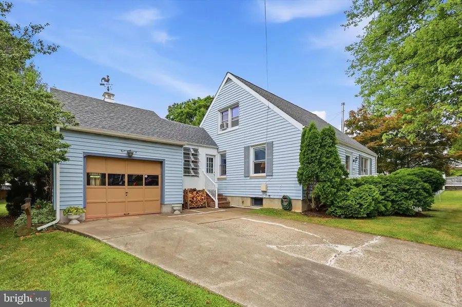 24 Hillman Ave, Trenton, NJ 08638 - #2