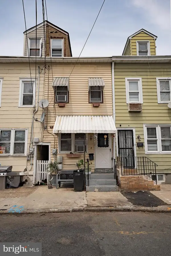 8 Elm St, TRENTON, NJ 08611