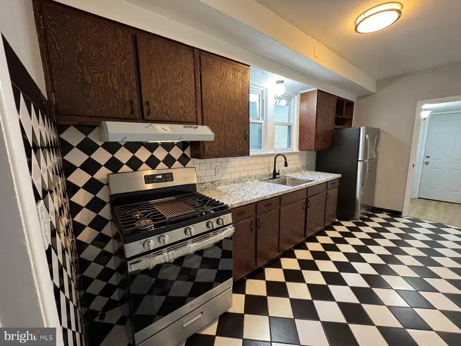 8 Elm St, Trenton, NJ 08611 - #2