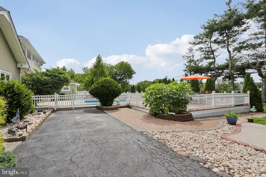 15 Douglas Ave, Hamilton, NJ 08619 - #3