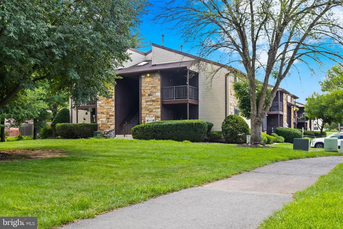 25 Bozarth Ct, Hamilton, NJ 08690 - #1