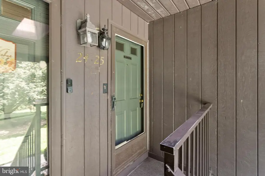 25 Bozarth Ct, Hamilton, NJ 08690 - #2