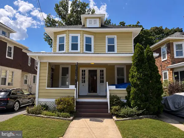 220 Hollywood Dr, HAMILTON, NJ 08609