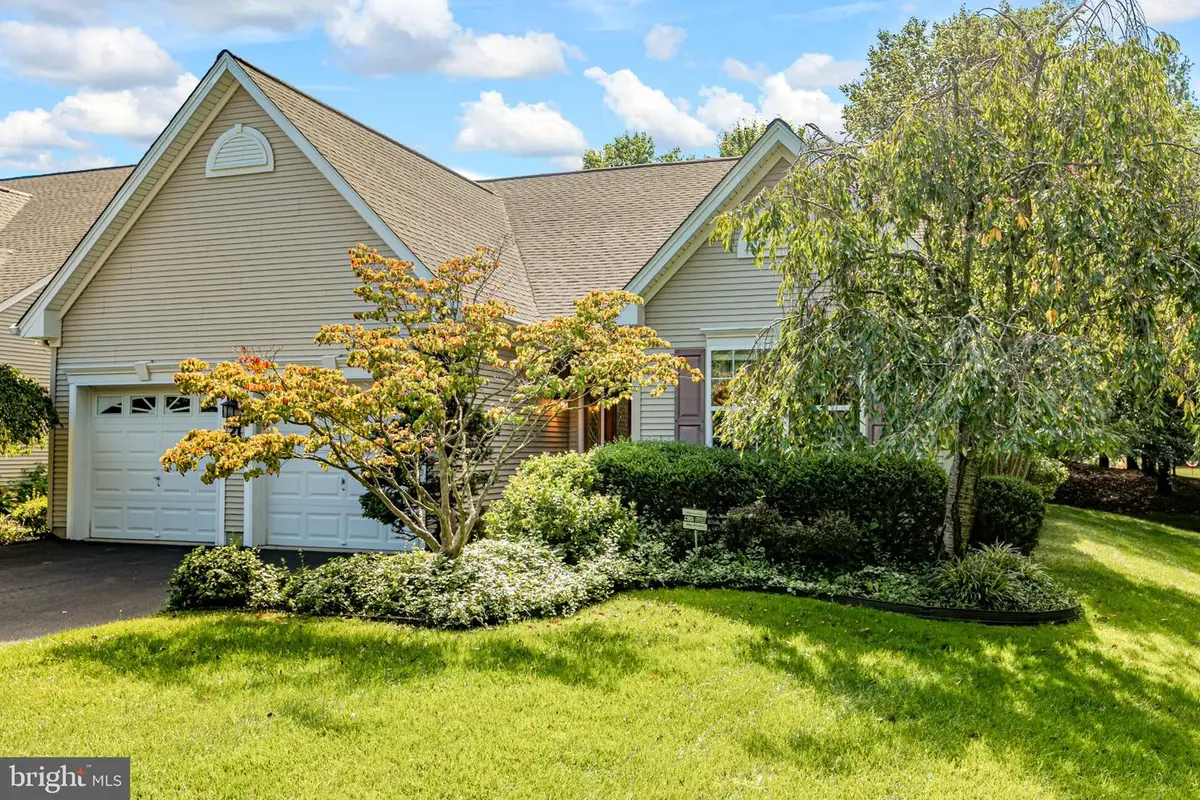 21 Barbados Ct, Robbinsville, NJ 08690 - #1