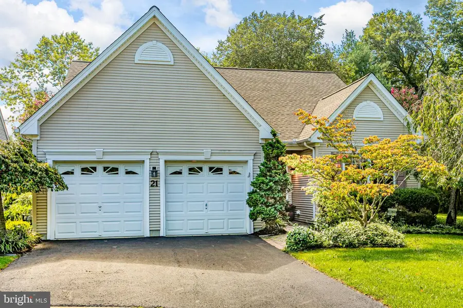 21 Barbados Ct, Robbinsville, NJ 08690 - #2