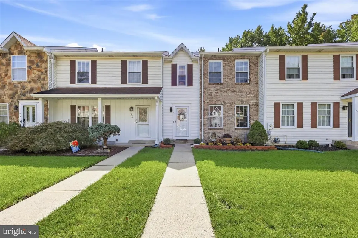 27 Dunmoor Ct N, Hamilton, NJ 08690 - #1