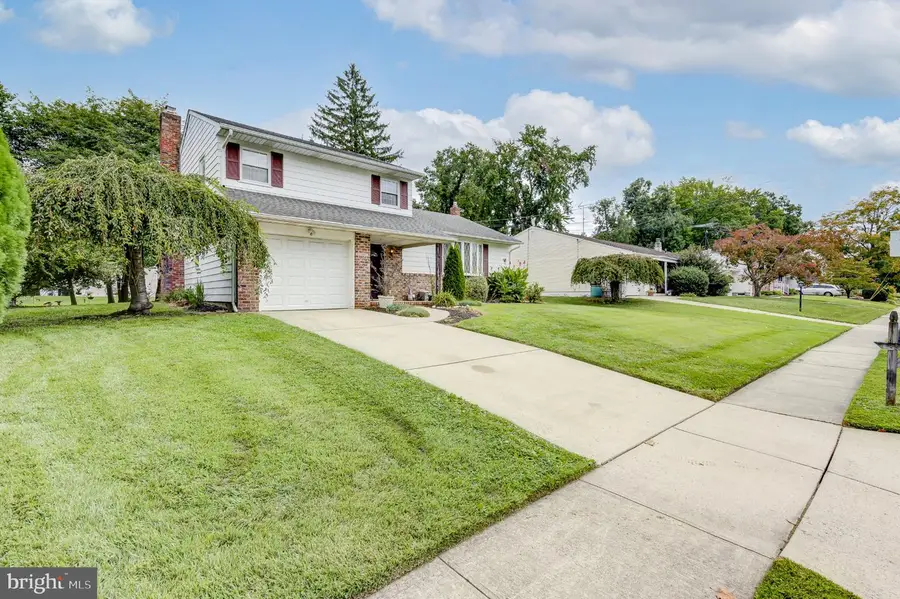 10 Pasadena Dr, Hamilton, NJ 08619 - #2