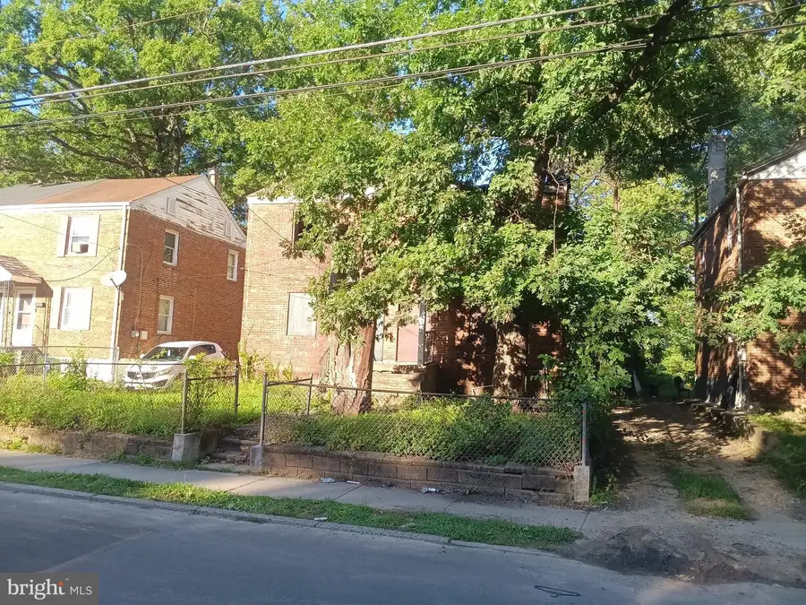 330 Oakland St, Trenton, NJ 08618 - #3