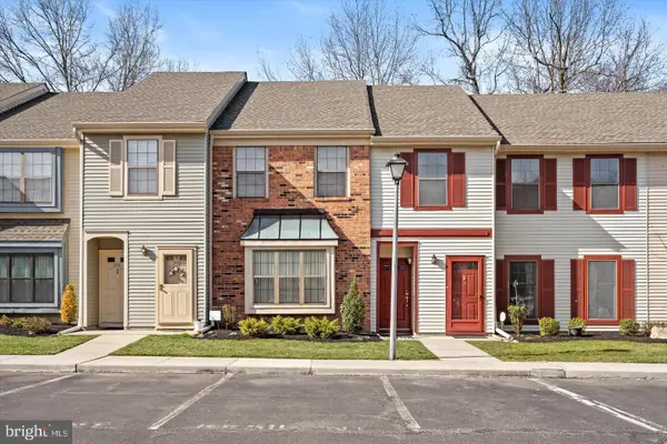 202 Wyndham Pl, ROBBINSVILLE, NJ 08691