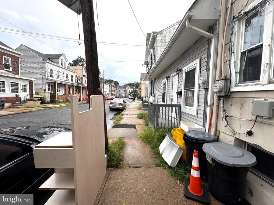 32 Elm St, Trenton, NJ 08611 - #3