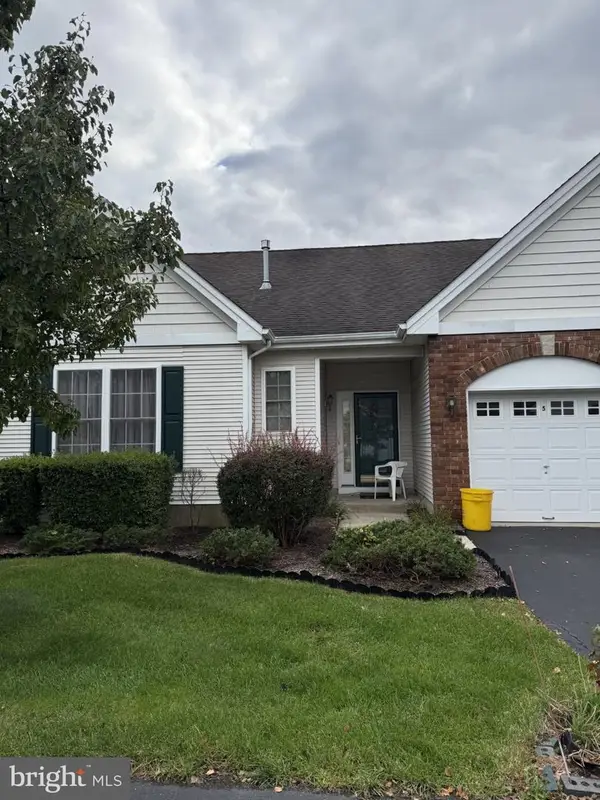 5 Goldfinch Dr, HAMILTON, NJ 08690