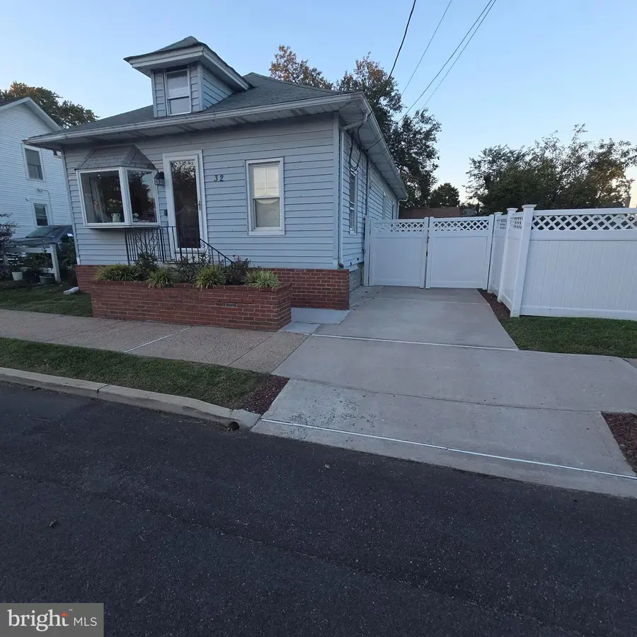 32 3rd Ave, Hamilton, NJ 08619 - #2