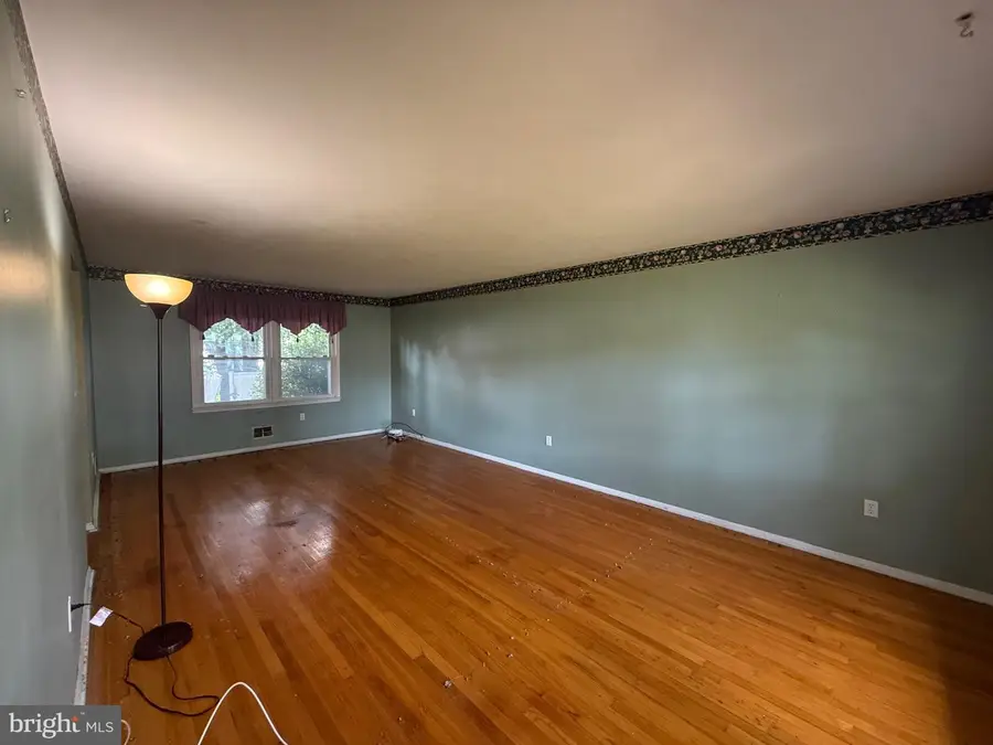 2 Berrywood Dr, Hamilton, NJ 08619 - #3