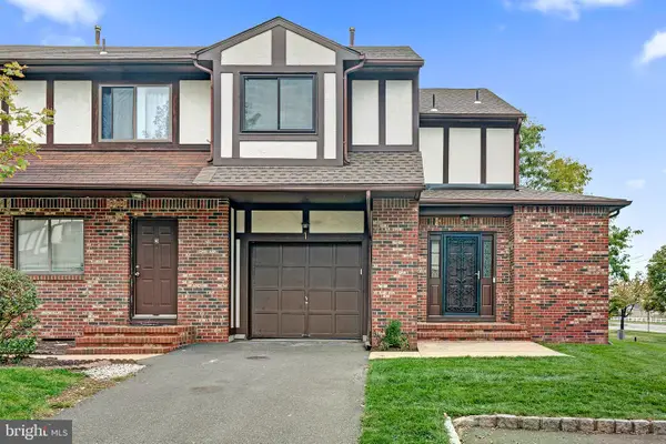 1 Devonshire Ct, EWING TWP, NJ 08628
