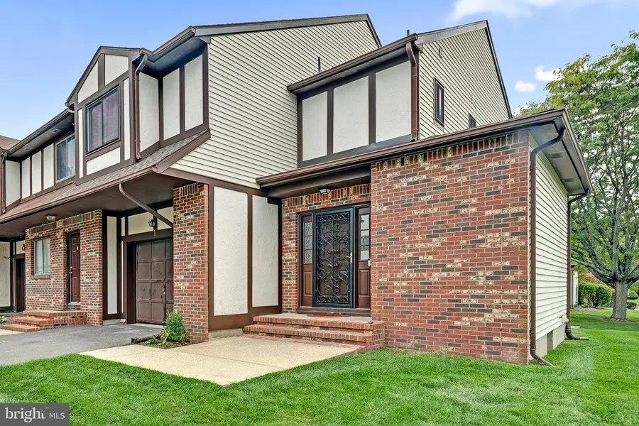 1 Devonshire Ct, Ewing, NJ 08628 - #3