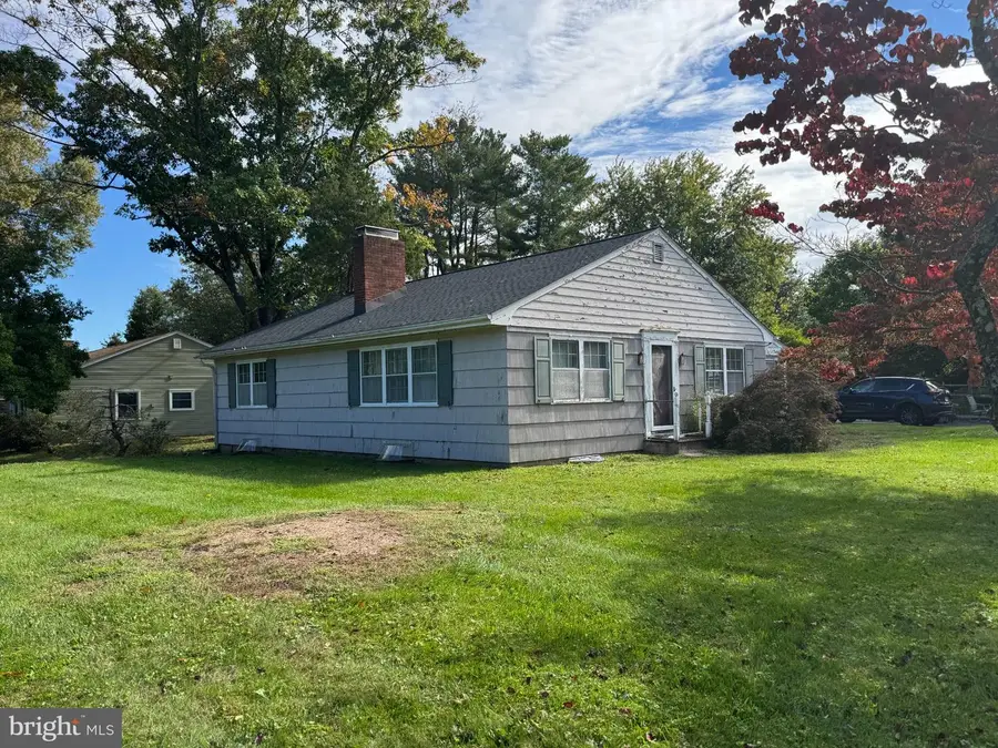 4 Fabrow Dr, Titusville, NJ 08560 - #2