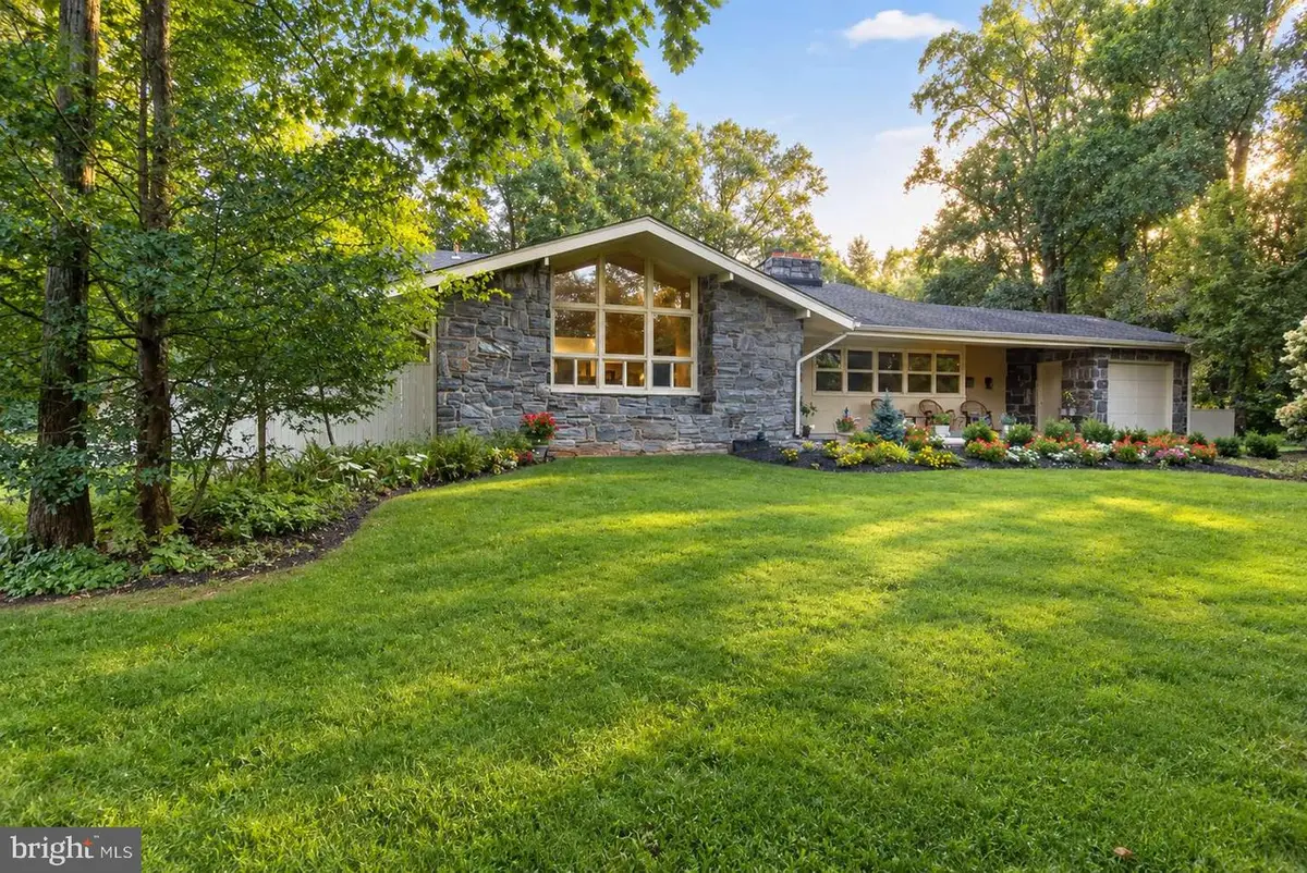 4 Forrest Central Dr, Titusville, NJ 08560 - #1