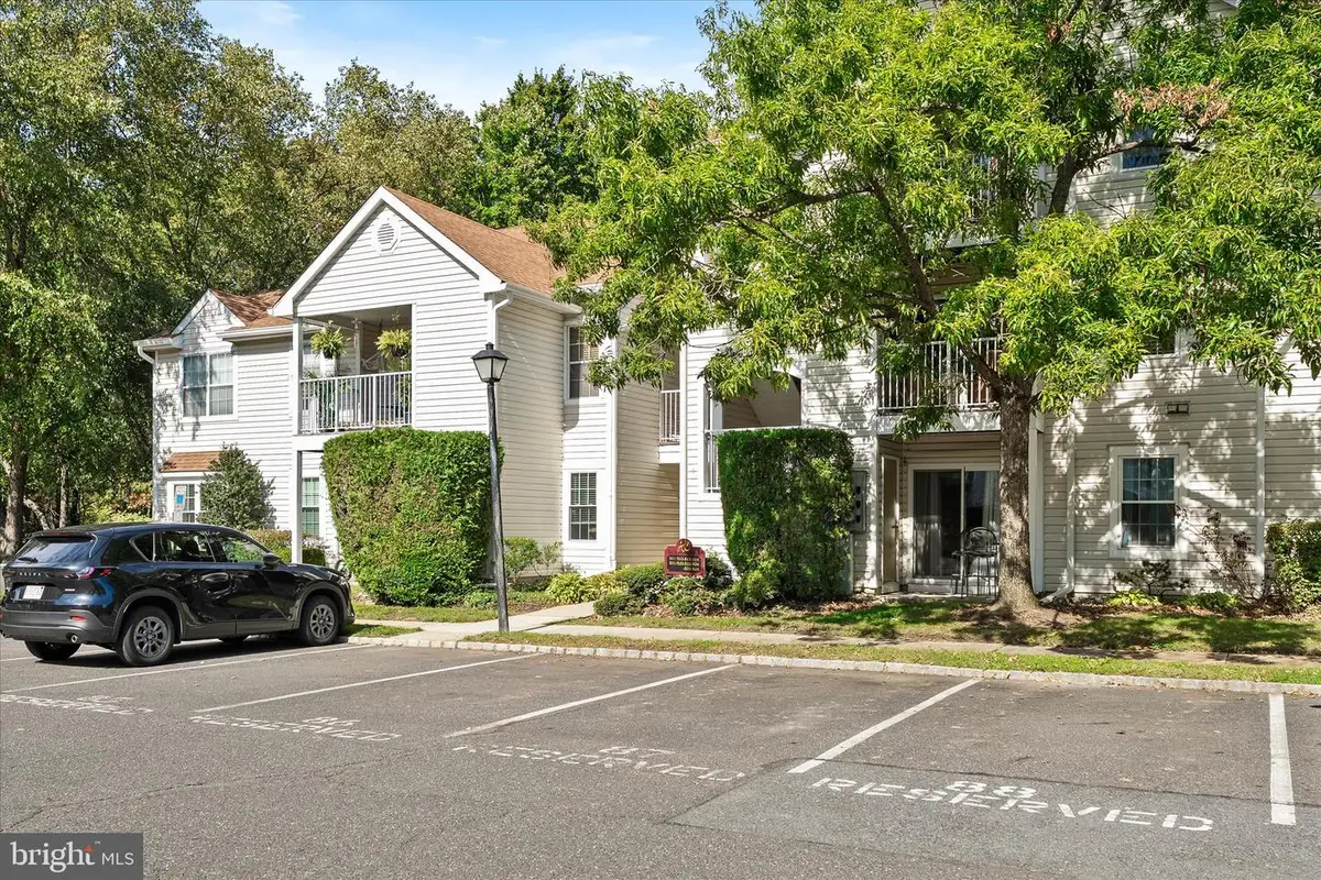 522 Walden Cir, Robbinsville, NJ 08691 - #1