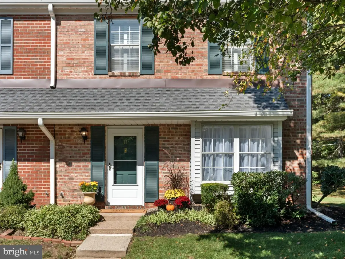 11 Viburnum Ct, Trenton, NJ 08648 - #1
