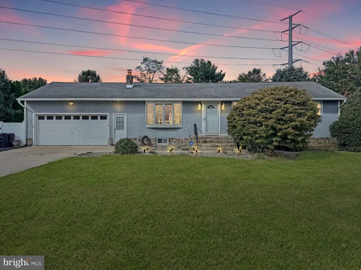 874 Edinburg Rd, Trenton, NJ 08690 - #1