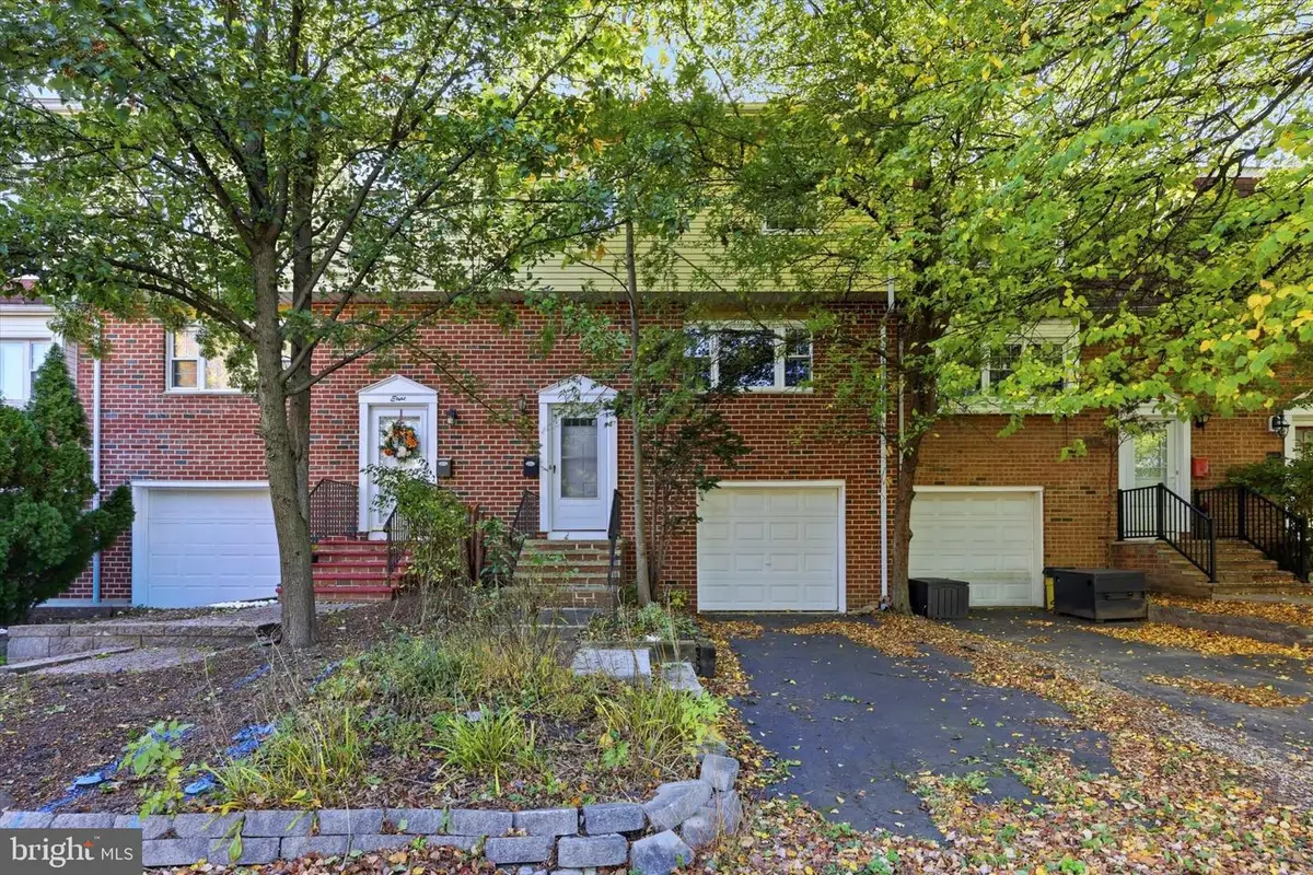 6 Trafalgar Ct, Lawrence, NJ 08648 - #1
