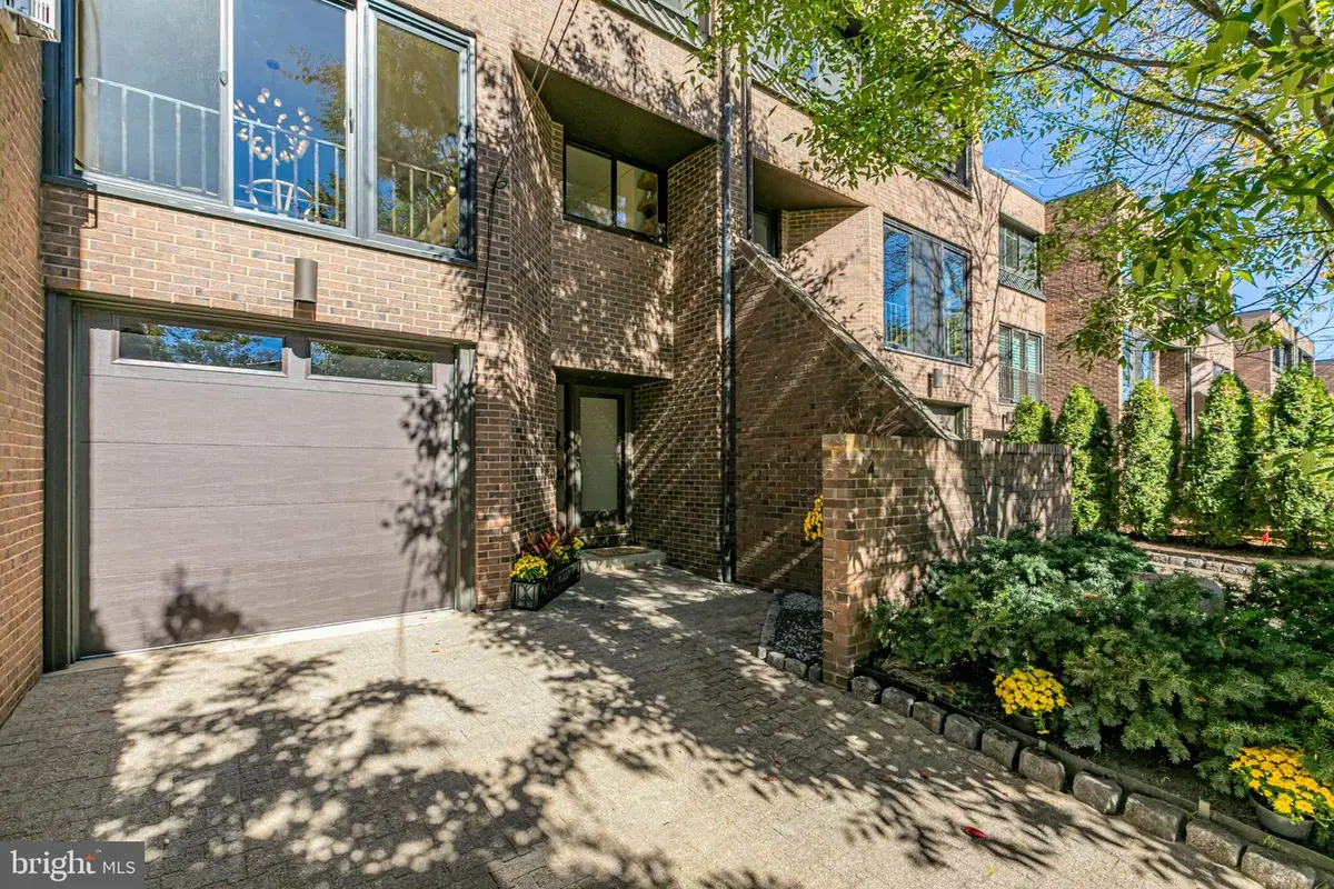 4 Willow St, Princeton, NJ 08542 - #1