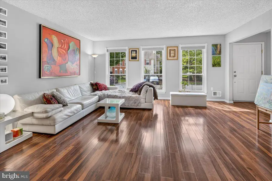 130 Shrewsbury Ct, Pennington, NJ 08534 - #2