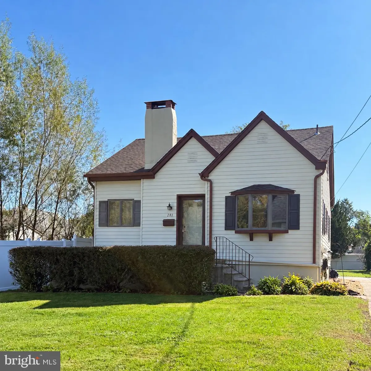 281 Clarendon Ave, Hamilton, NJ 08620 - #1
