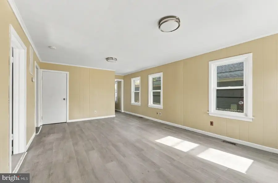136 Miles Ave, Hamilton, NJ 08610 - #3