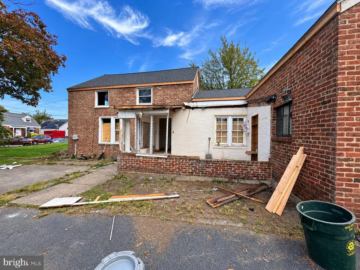 176 Caroline Ave, Hamilton, NJ 08610 - #1