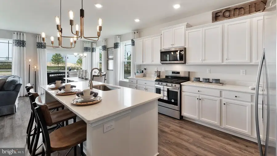 2 Georgetown Dr, Freehold, NJ 07728 - Image #3