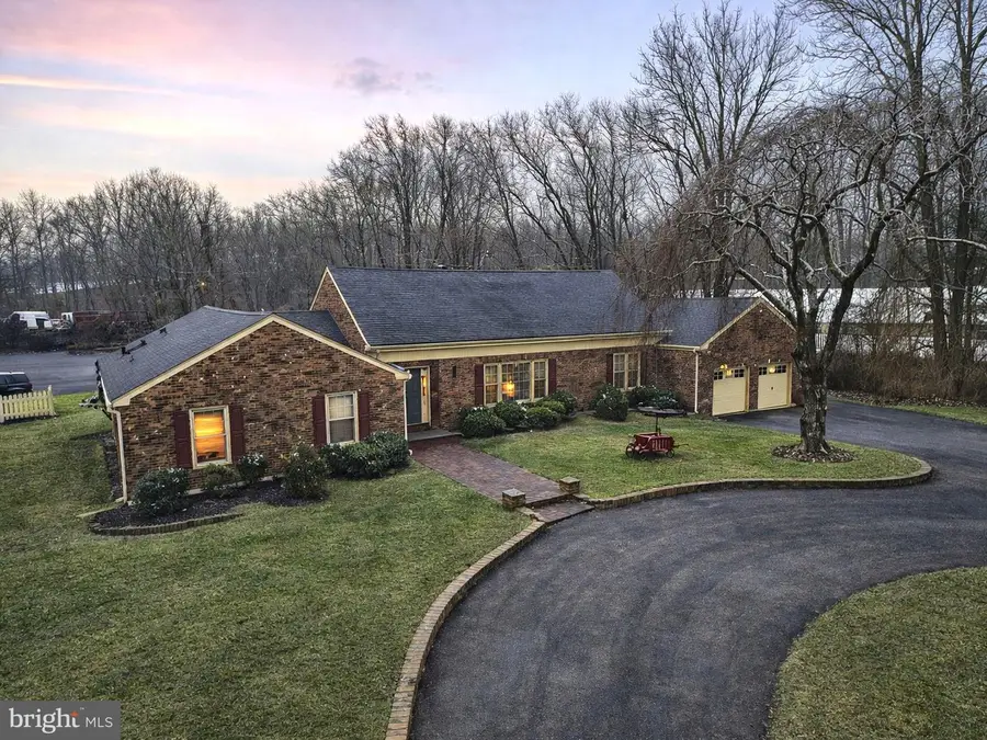 402 Main St, Manalapan Township, NJ 07726 - Image #2