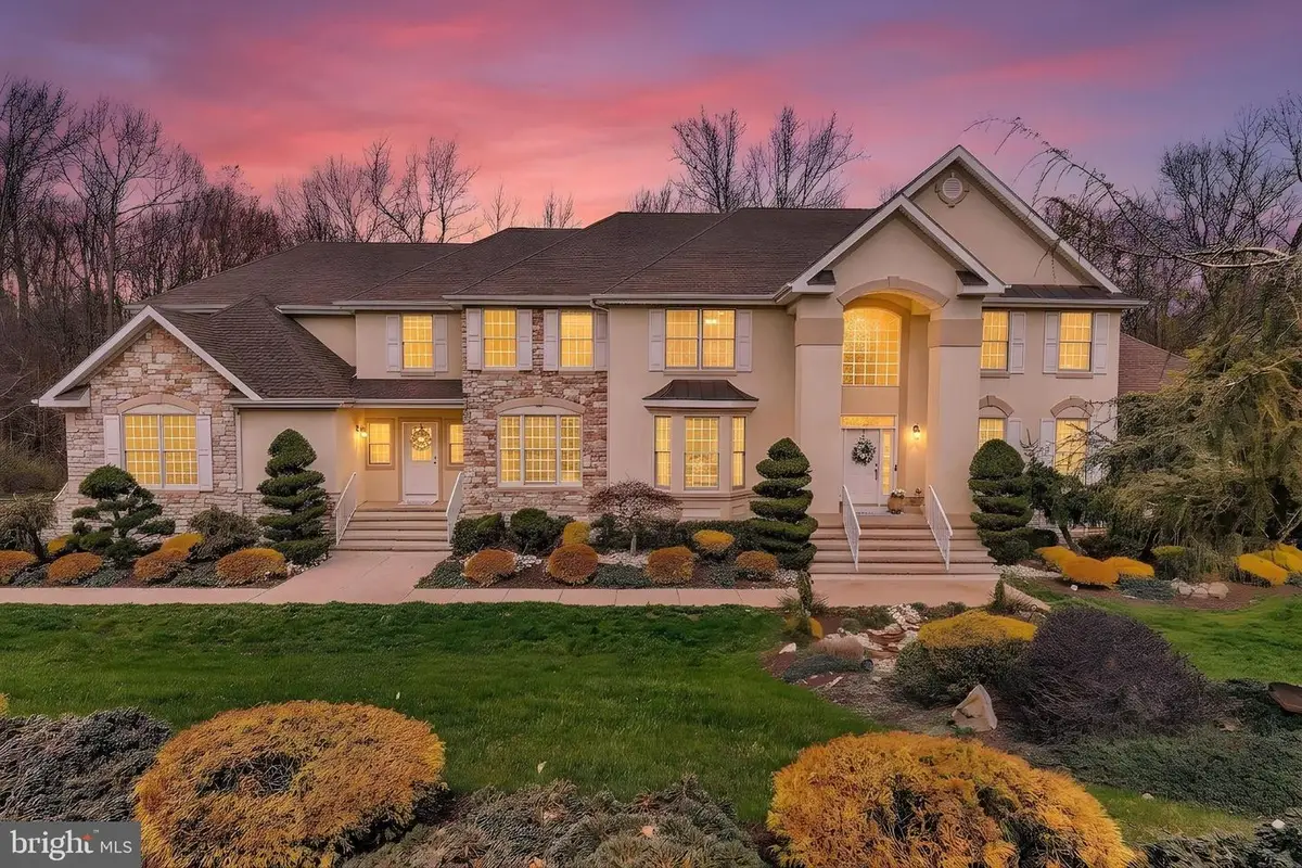 13 Palmer Cir, Millstone Township, NJ 08535 - #1