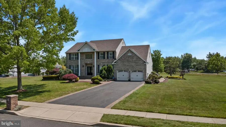 901 Oakley Dr, Freehold, NJ 07728 - #2