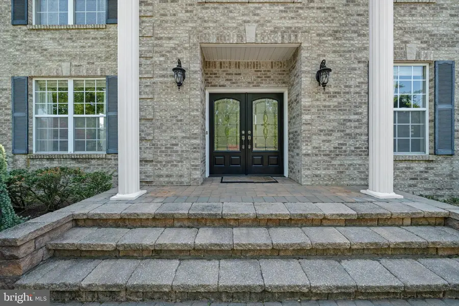 901 Oakley Dr, Freehold, NJ 07728 - #3