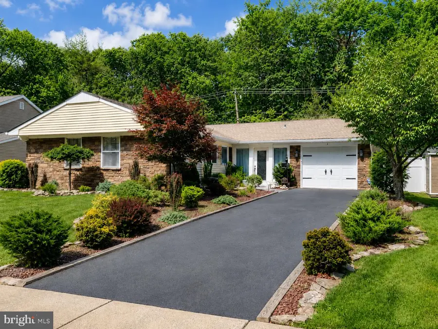 11 Inwood Pl, Aberdeen, NJ 07747 - #2