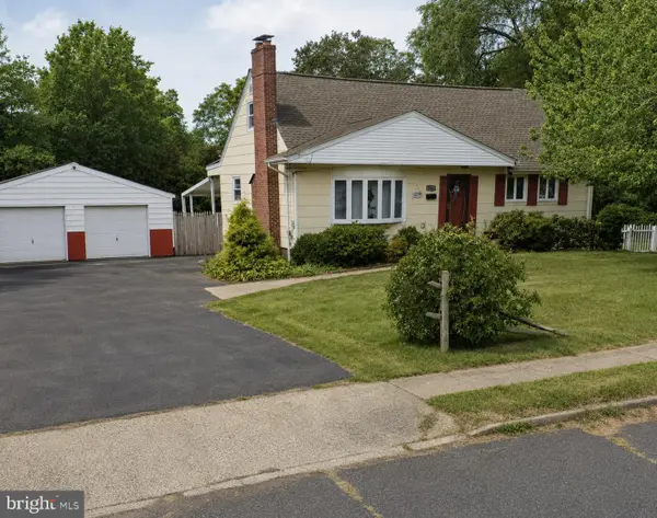 752 Park Ave, BELFORD, NJ 07718