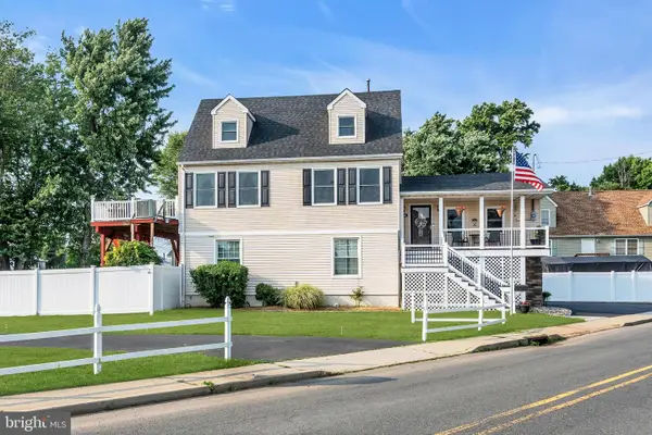 106 Main St, PORT MONMOUTH, NJ 07758