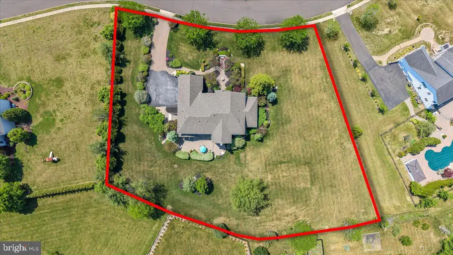4 Apple Blossom Ln, Cream Ridge, NJ 08514 - #2