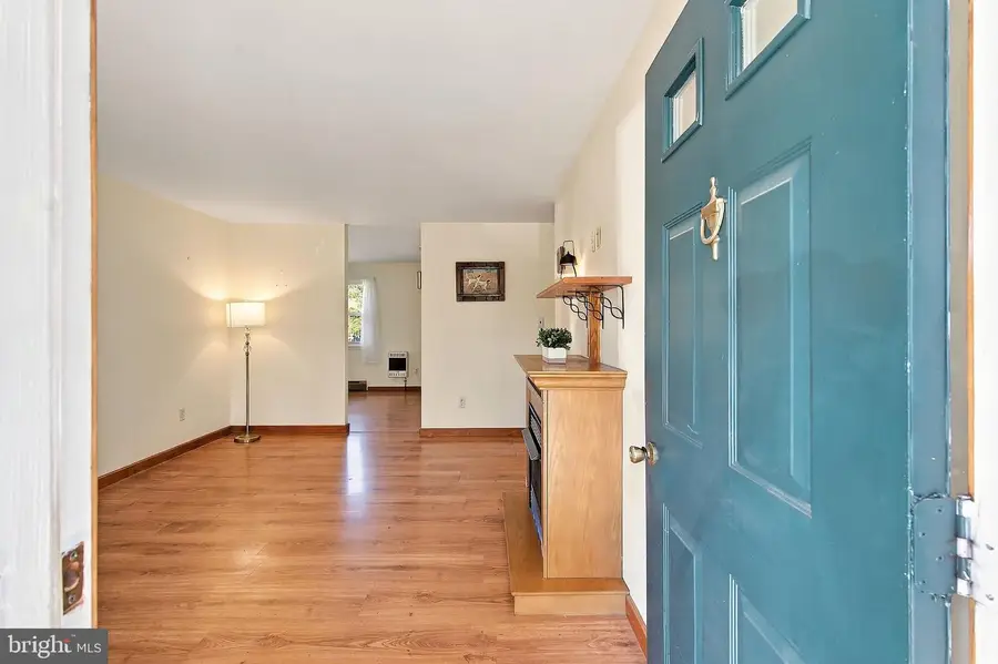 32 Arneytwn Hornerstwn Rd, Cream Ridge, NJ 08514 - #3