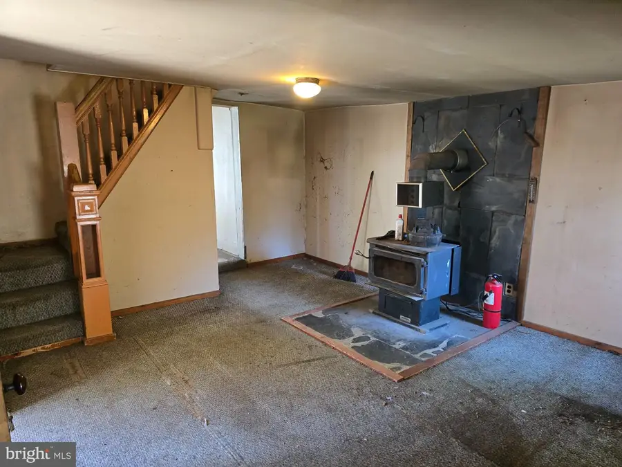 26 Pearl St, Allentown, NJ 08501 - #3