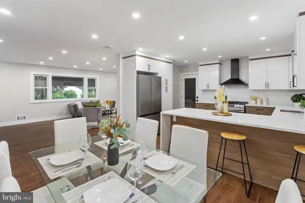 6 Ryan Rd, CRANBURY, NJ 08512