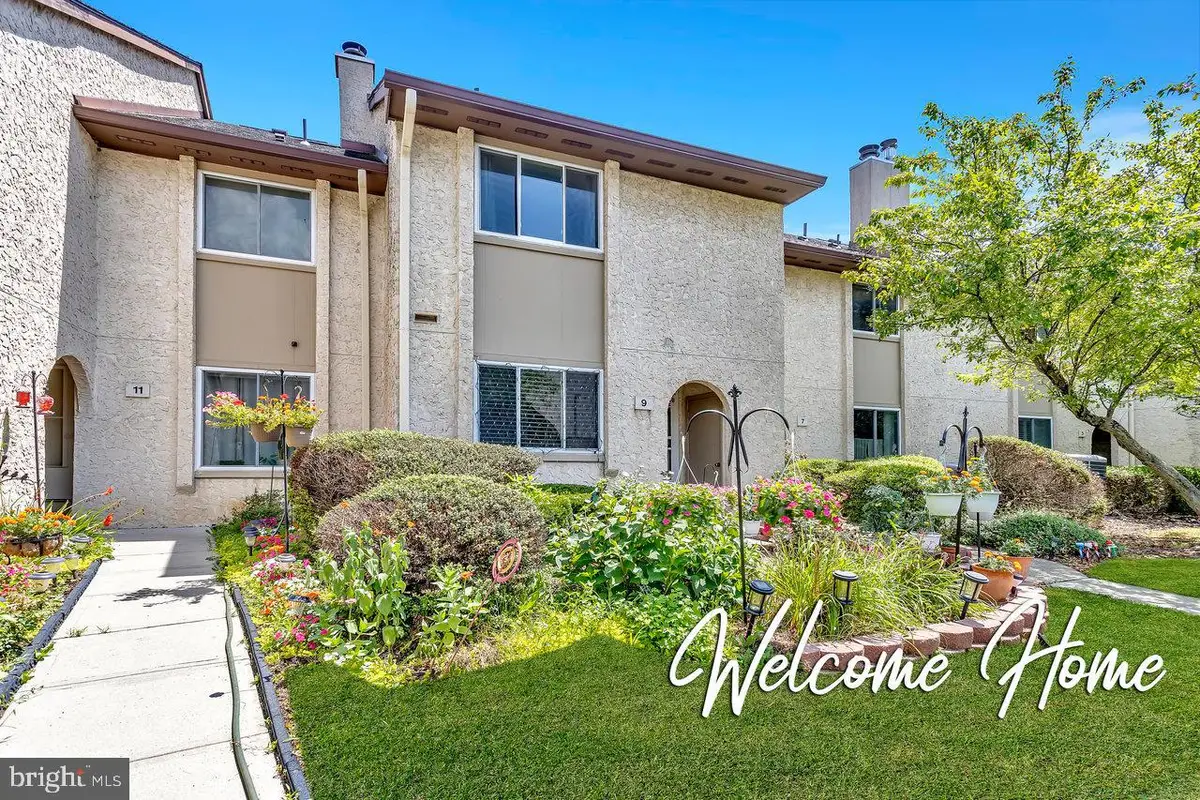 7 Tennyson Dr, Plainsboro, NJ 08536 - Image #1