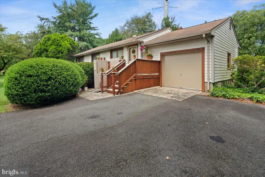 260 Friendship Rd, Cranbury, NJ 08512 - #2
